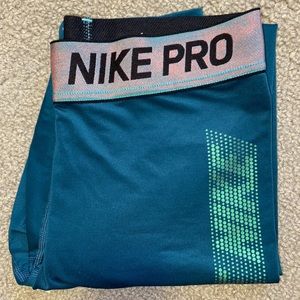NIKE Leggings